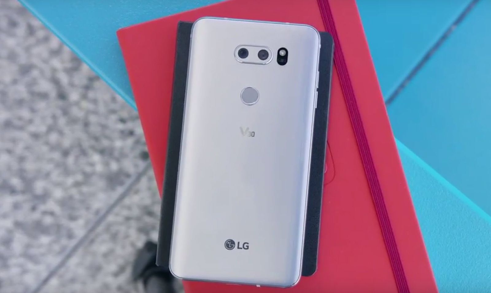 The LG V30_ 2